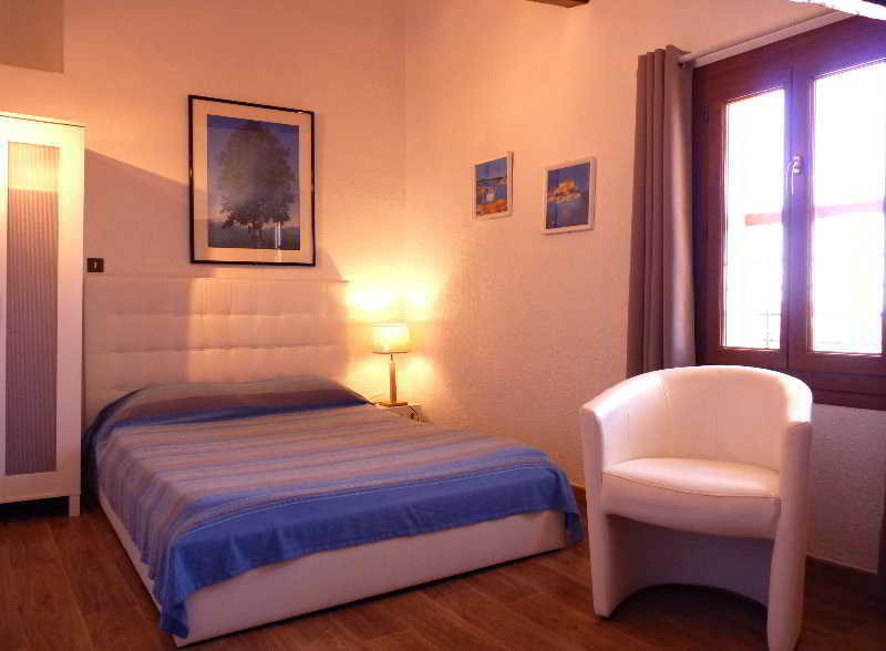 Hotel Du Soleil Hyères Екстериор снимка