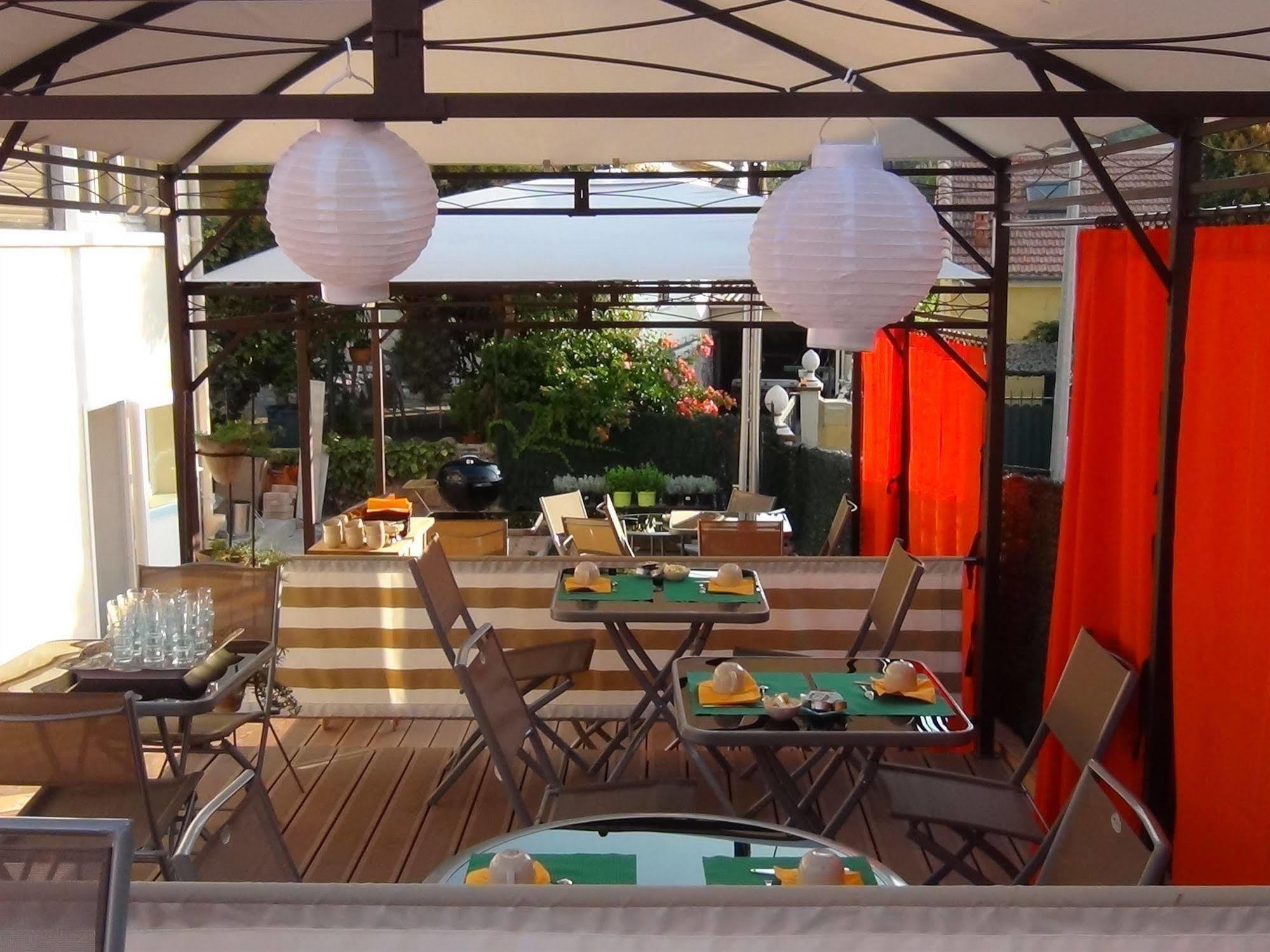 Hotel Du Soleil Hyères Екстериор снимка